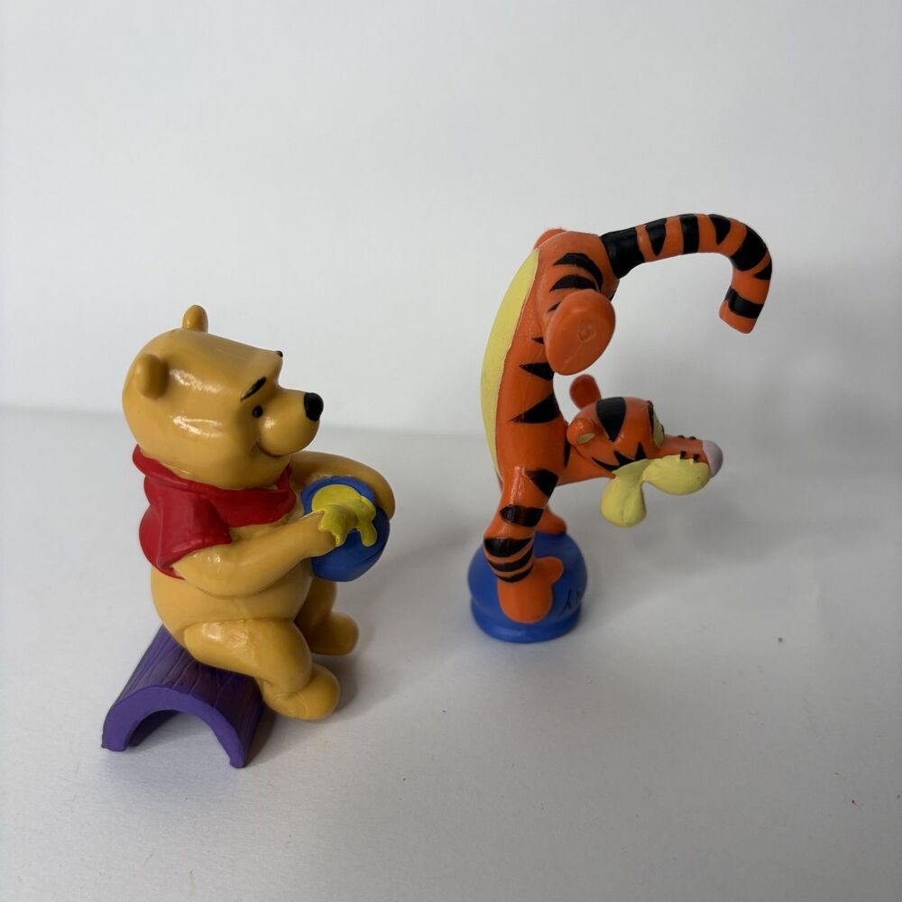 Disney Decopac Cake Topper Winnie The Pooh Tigger Eating Honey Set of 2 - Picture 4 of 6